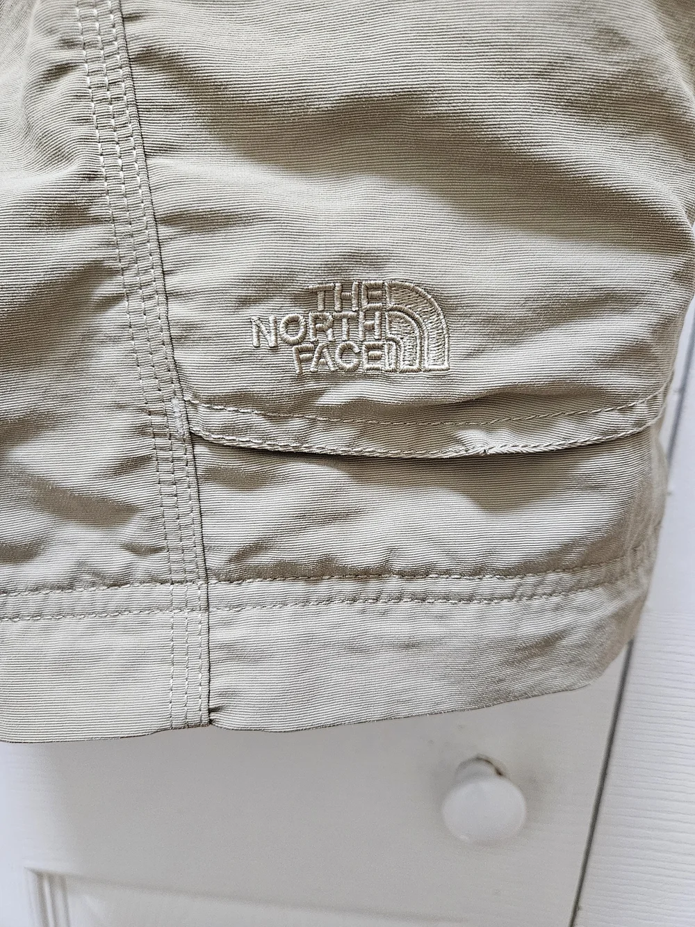The North Face Men's Convertible Cargo Khaki Shorts with Black Belt XL/TG EUC